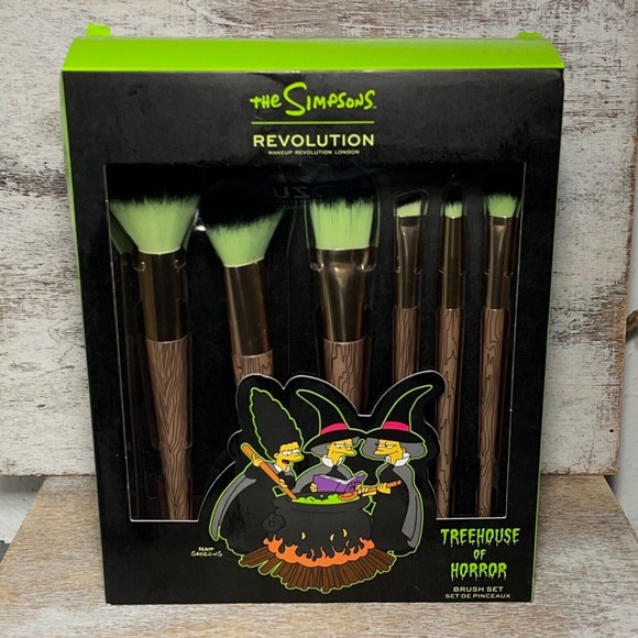 Revolution x Simpsons Treehouse of Horror Bouvier Coven Makeup Brush Set NEW - Picture 1 of 10